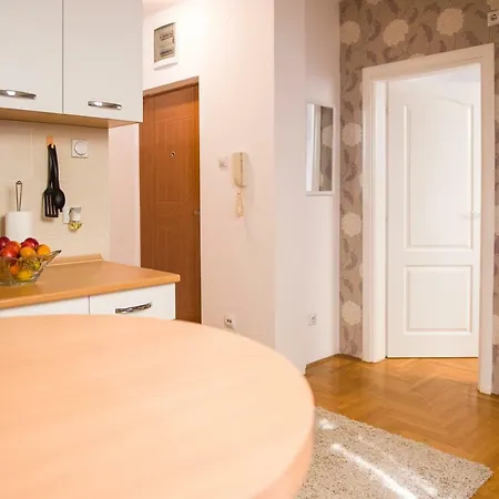 Stella Modern Apartment Νόβι Σαντ Εξωτερικό φωτογραφία